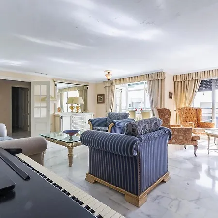 Stunning In Apartment Fuengirola