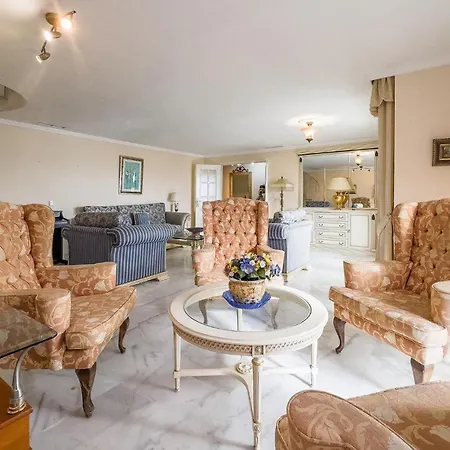 Apartment Stunning In *